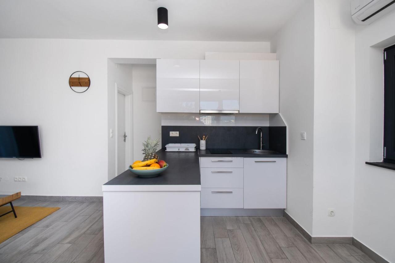 Apartments Slavica Vodice Exterior foto